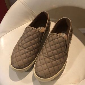 Gorgeous leather sneakers By Steve Madden 💖💖💖